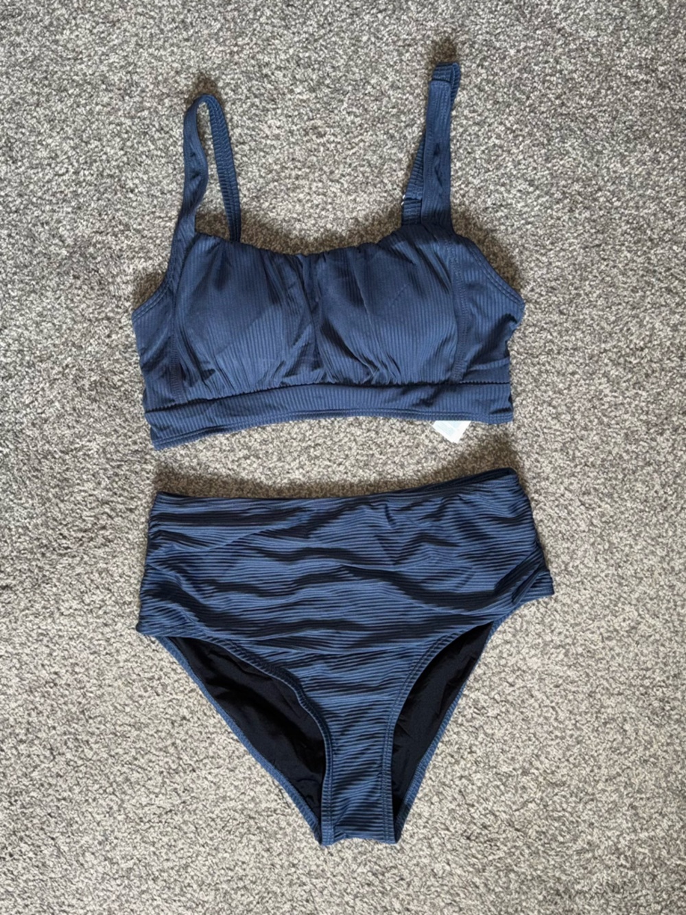 CUPSHE Ruched Twist Back Two Piece Bathing Suit - Picture 8 of 9